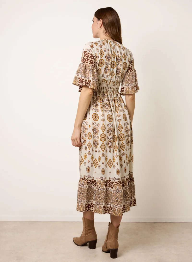 بلو فانيلا V Neck Border Print Maxi Dress
